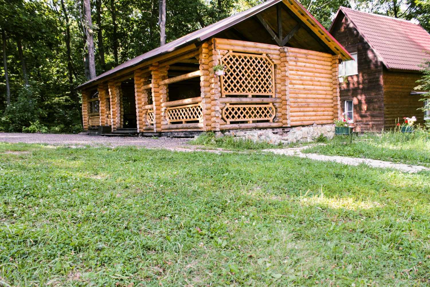 Интерьер большой беседки