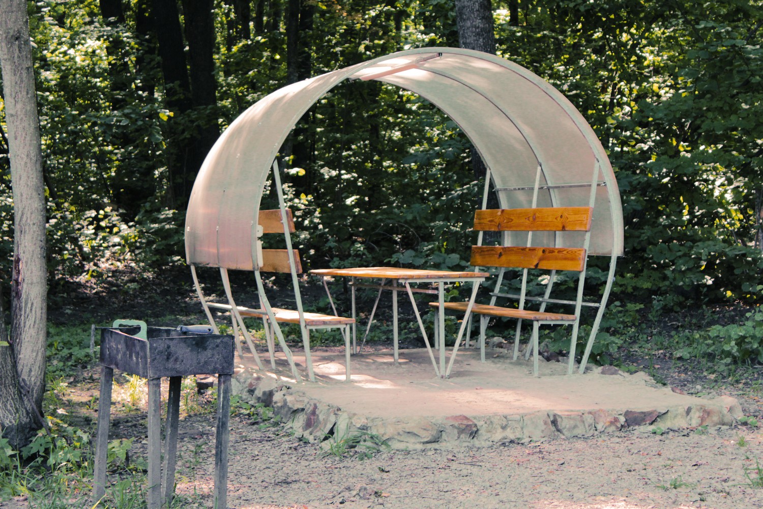 Малая беседка снаружи